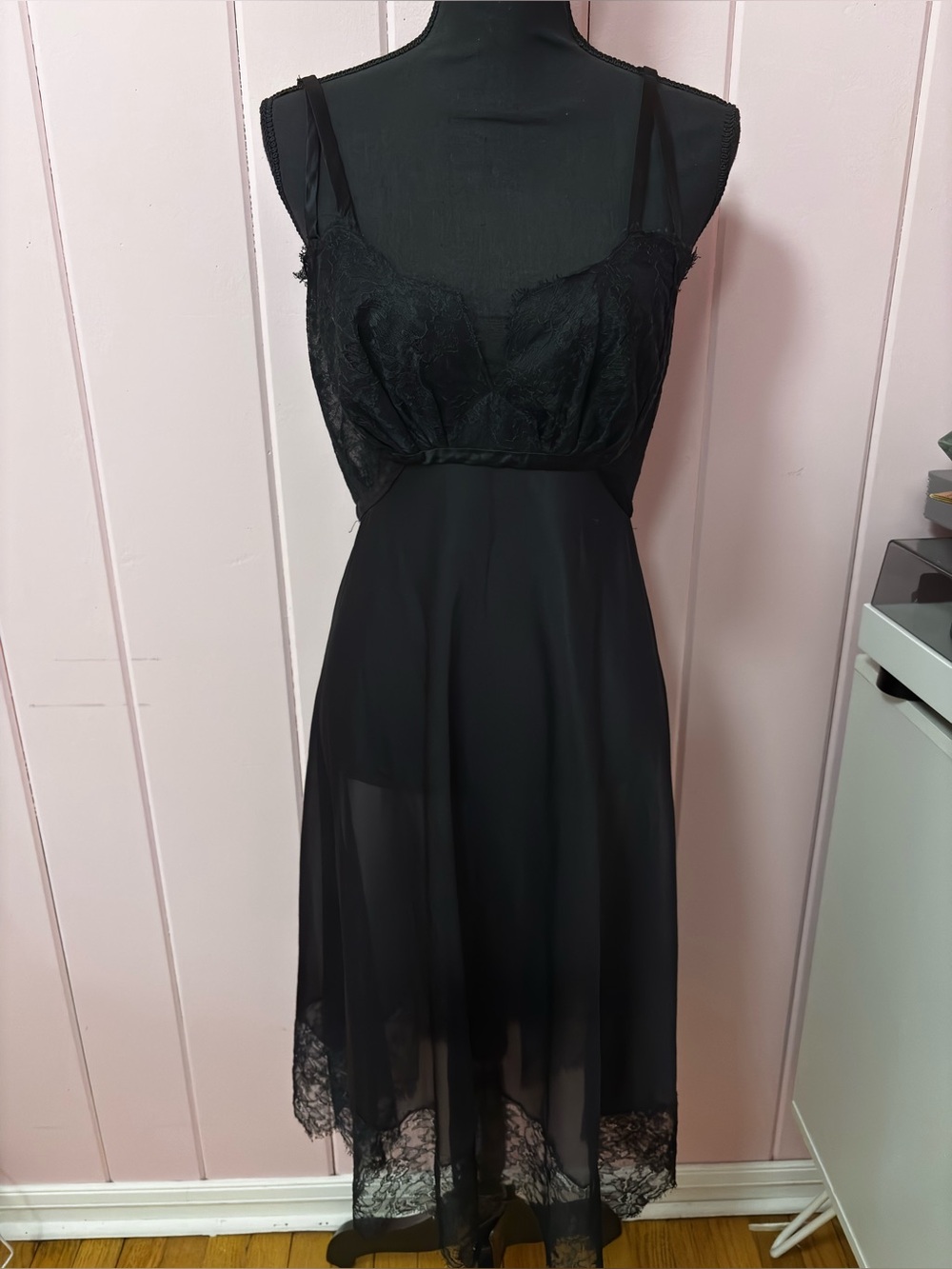 Vintage 1950s / 60s Eyeful by The Flaums Black Lace Slip Negligee Dress Pin-Up